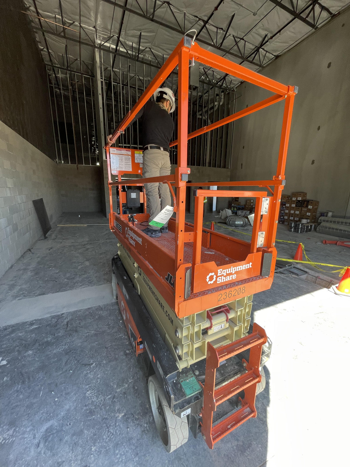 2022 JLG ES2632