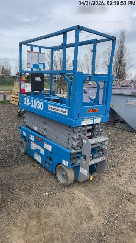 2020 Genie GS-1930 Solid Non Marking Tires, Beacon, Folding rails with half height swing gate, 800W Inverter