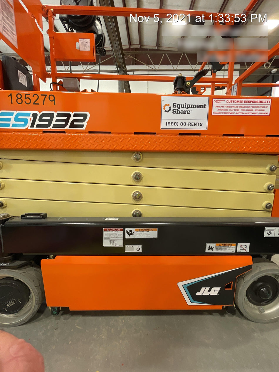 2021 JLG ES1932