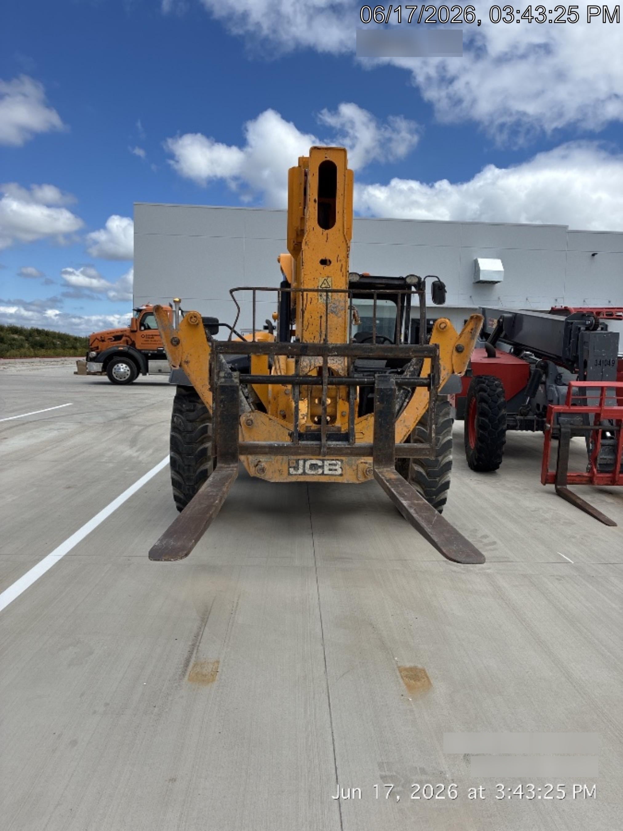 2023 JCB 510-56