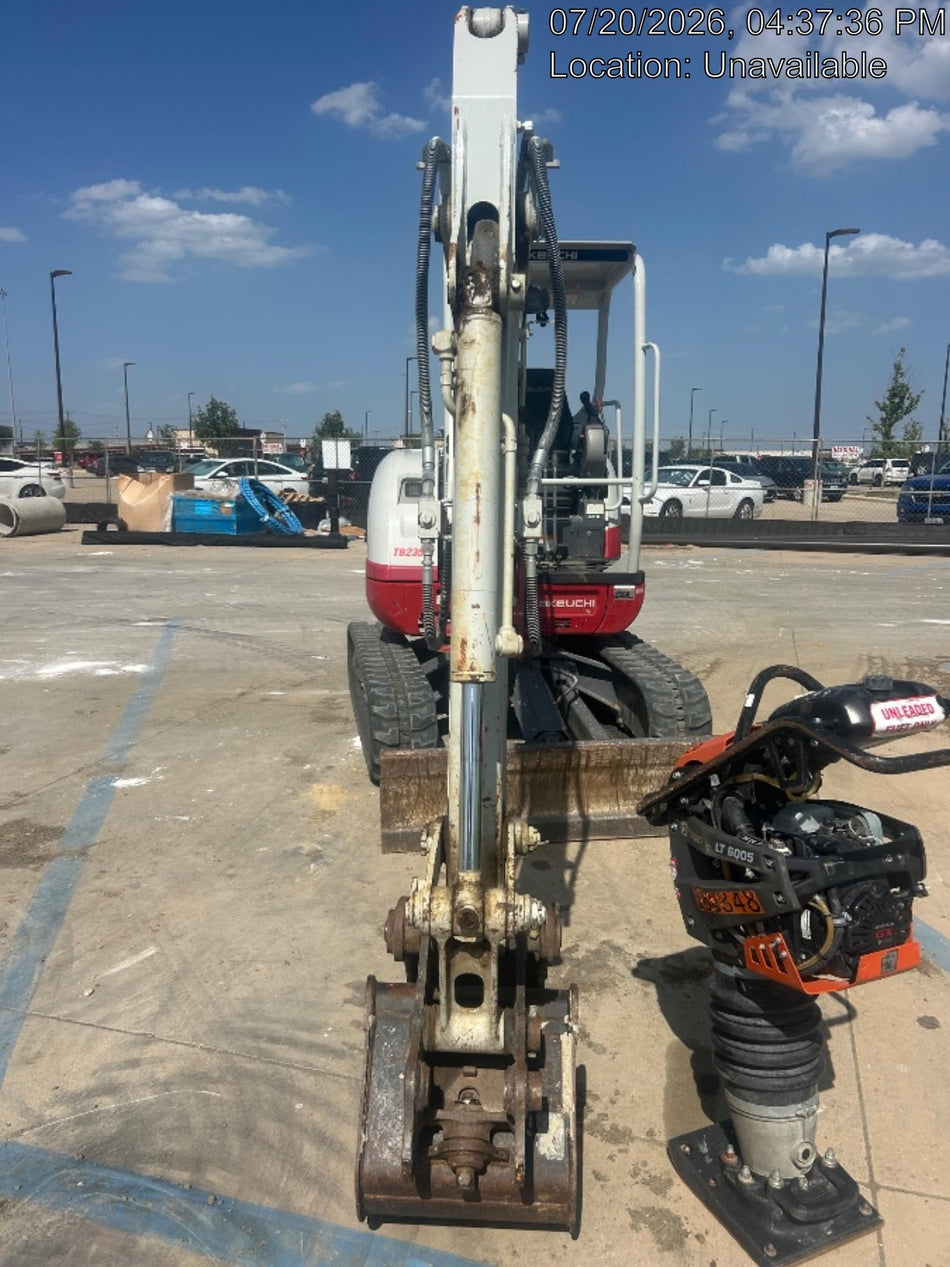 2024 TAKEUCHI TB235-2R