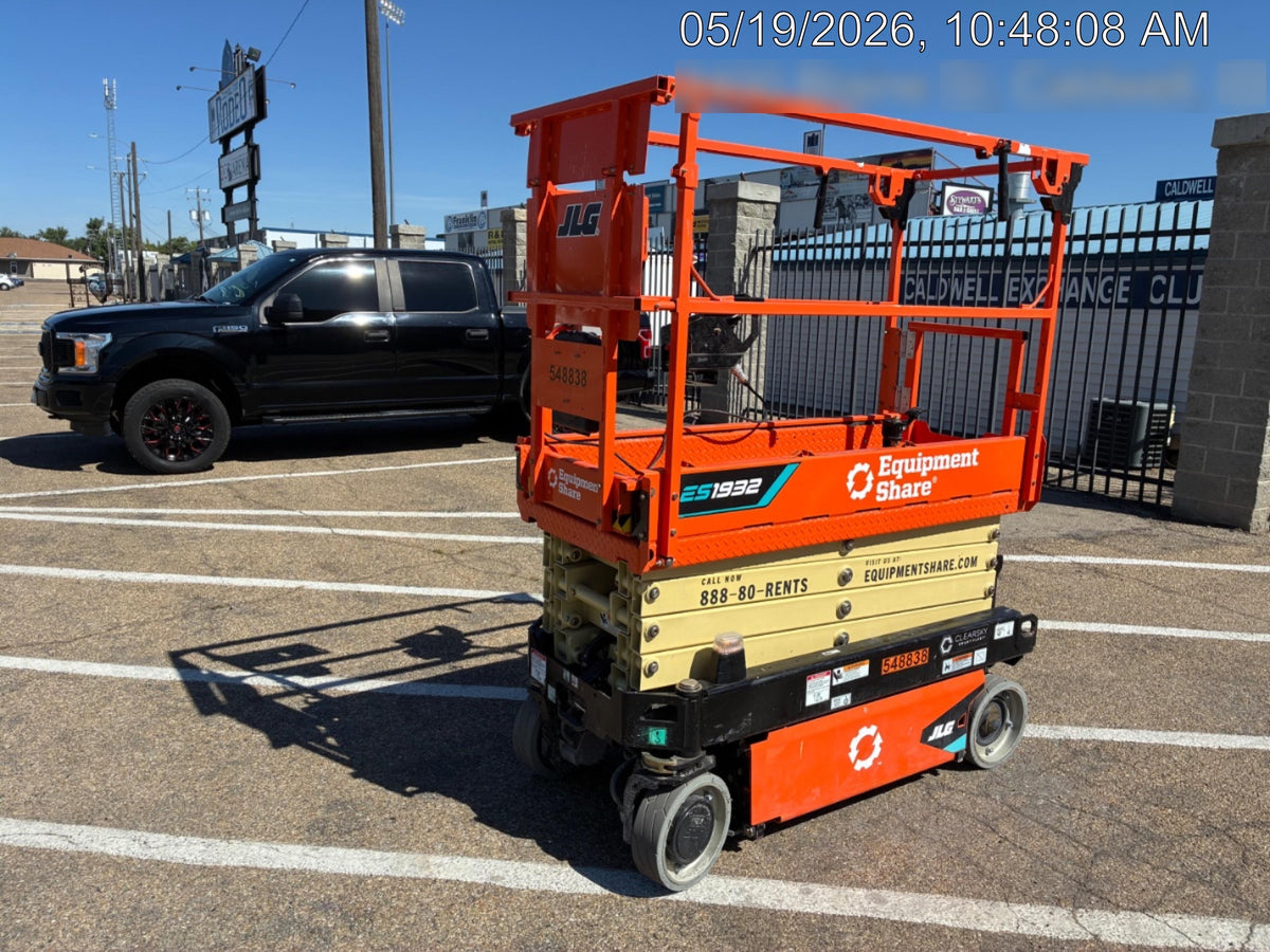 2025 JLG ES1932