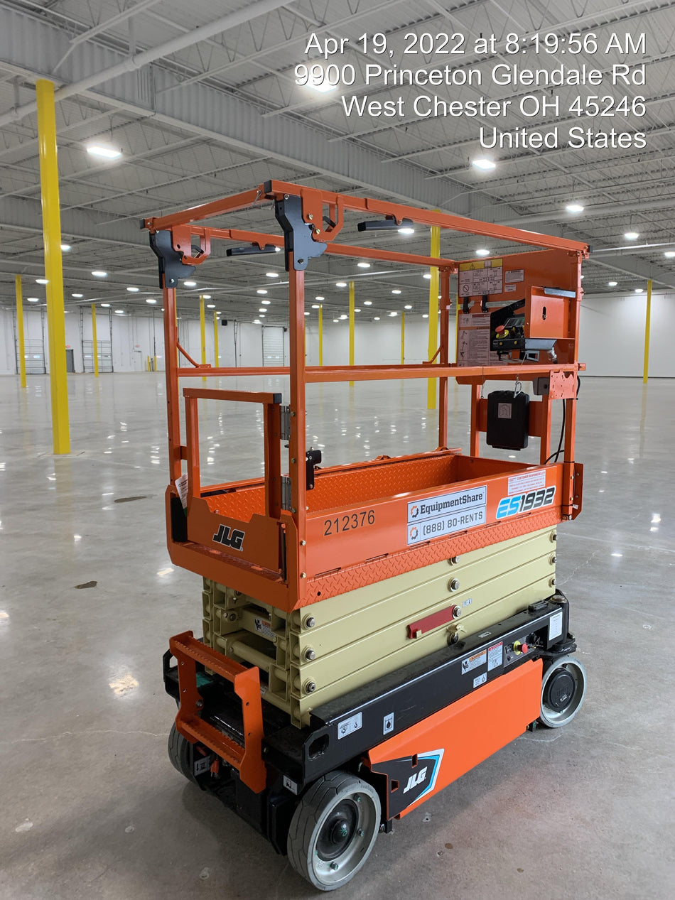 2022 JLG ES1932