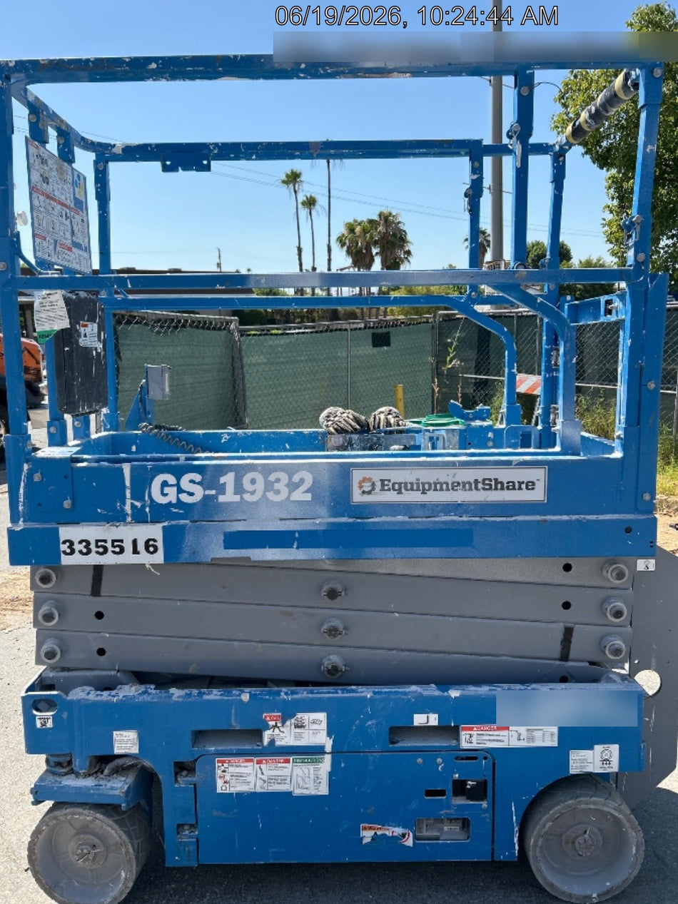 2023 GENIE GS-1932