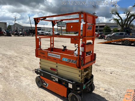 2021 JLG ES1932