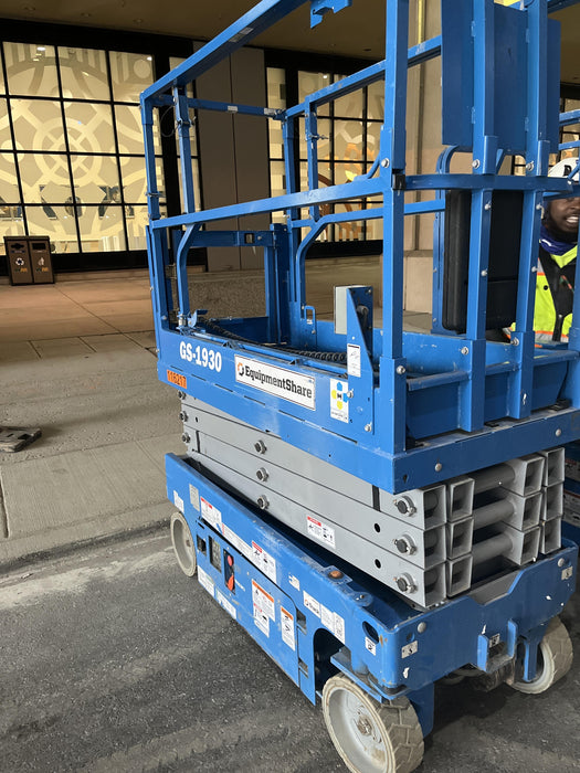 2020 Genie GS-1930 Solid Non Marking Tires, Beacon, Folding rails with half height swing gate