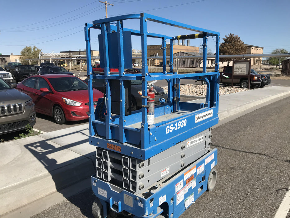 2020 Genie GS-1930 Solid Non Marking Tires, Beacon, Folding rails with half height swing gate