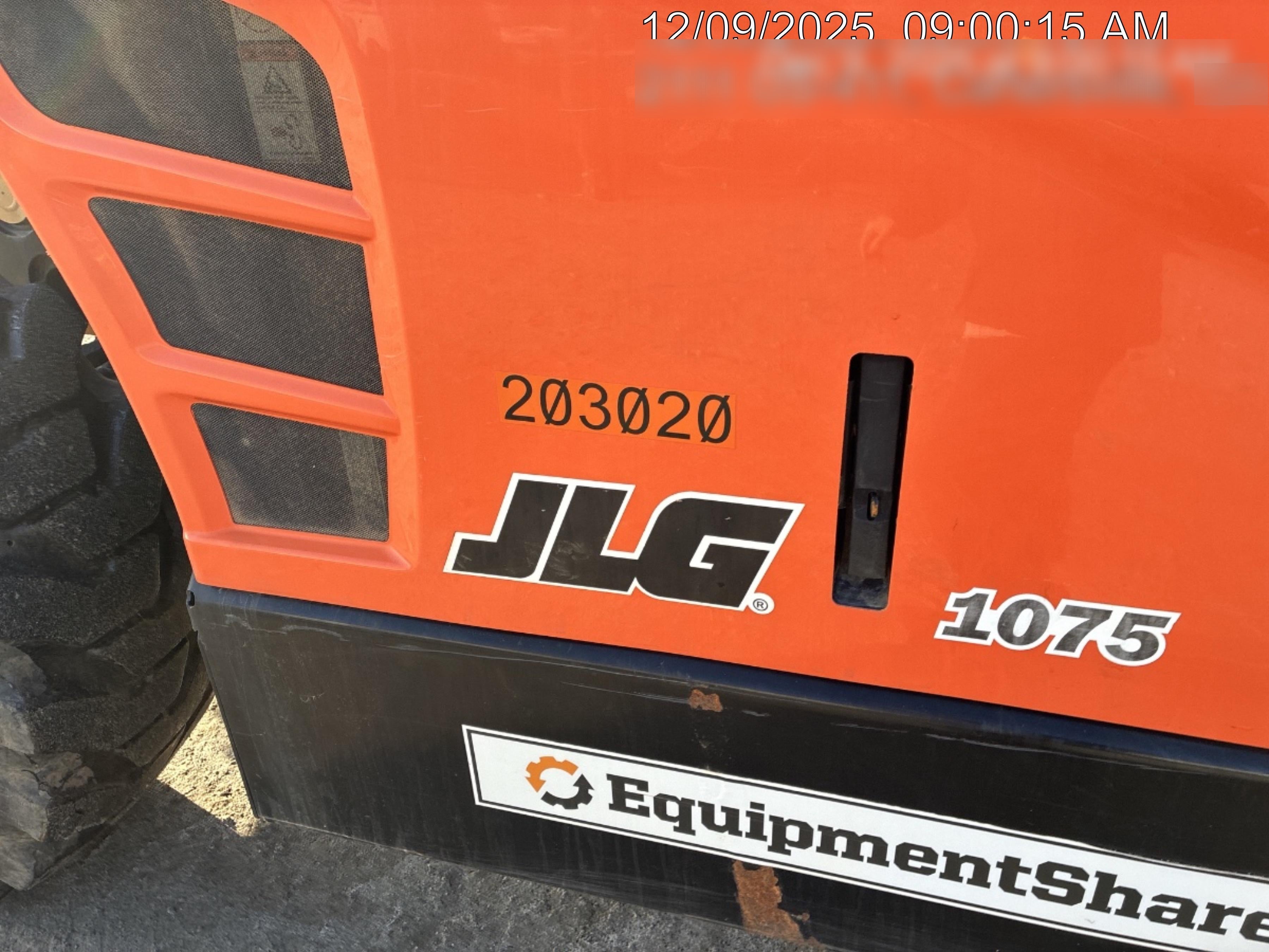 2021 JLG 1075