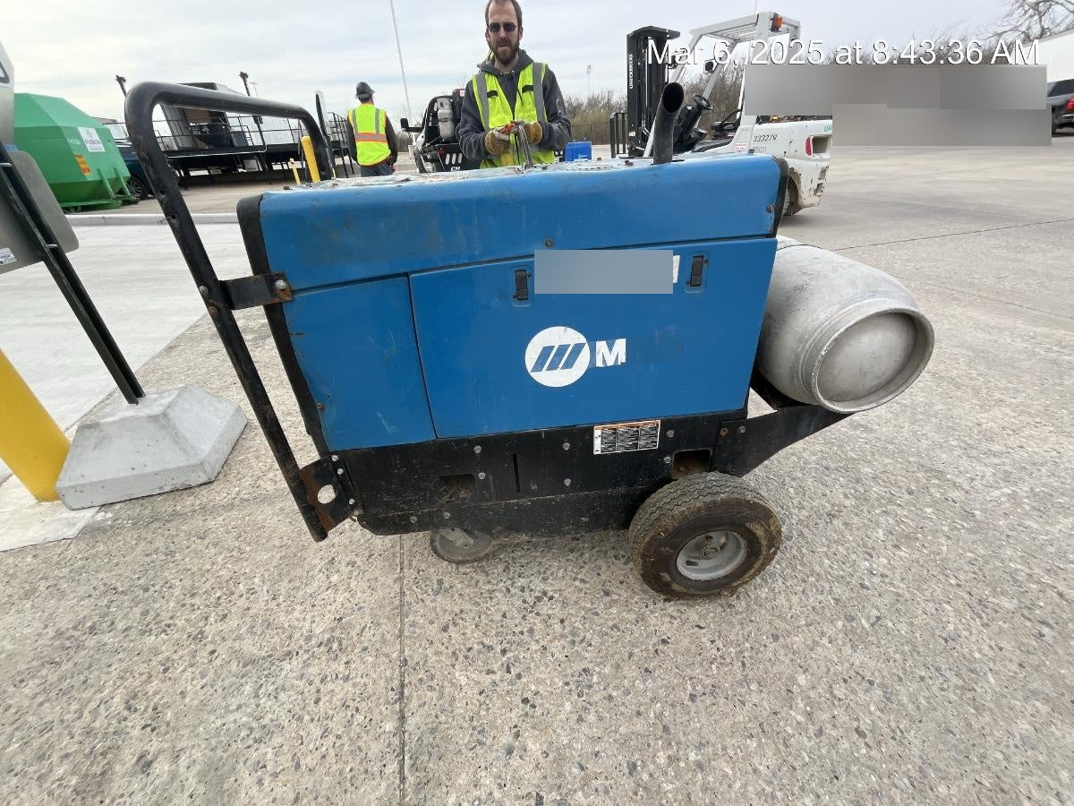 2019 Miller Electric BOBCAT 250 Standard w/Running Gear, Bracket, Hose