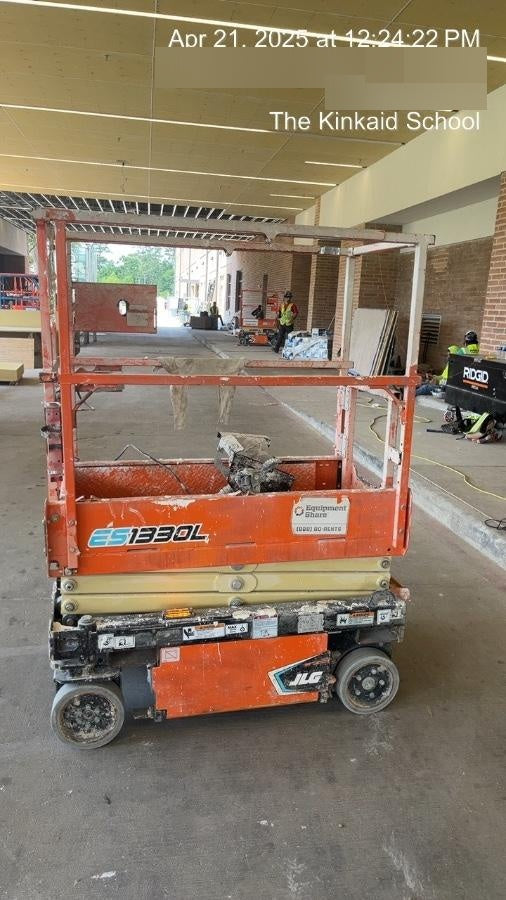 2021 JLG ES1330L