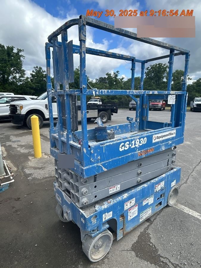 2020 Genie GS-1930 Solid Non Marking Tires, Beacon, Folding rails with half height swing gate