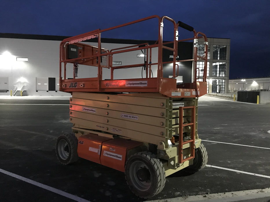 2019 JLG 4069LE Solid Non Marking Tires, Rotating Beacon