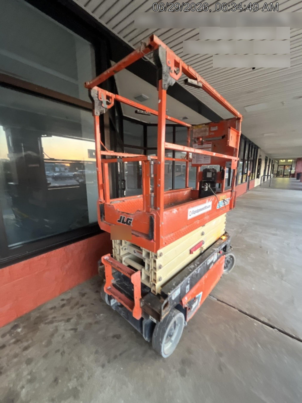 2021 JLG ES1932