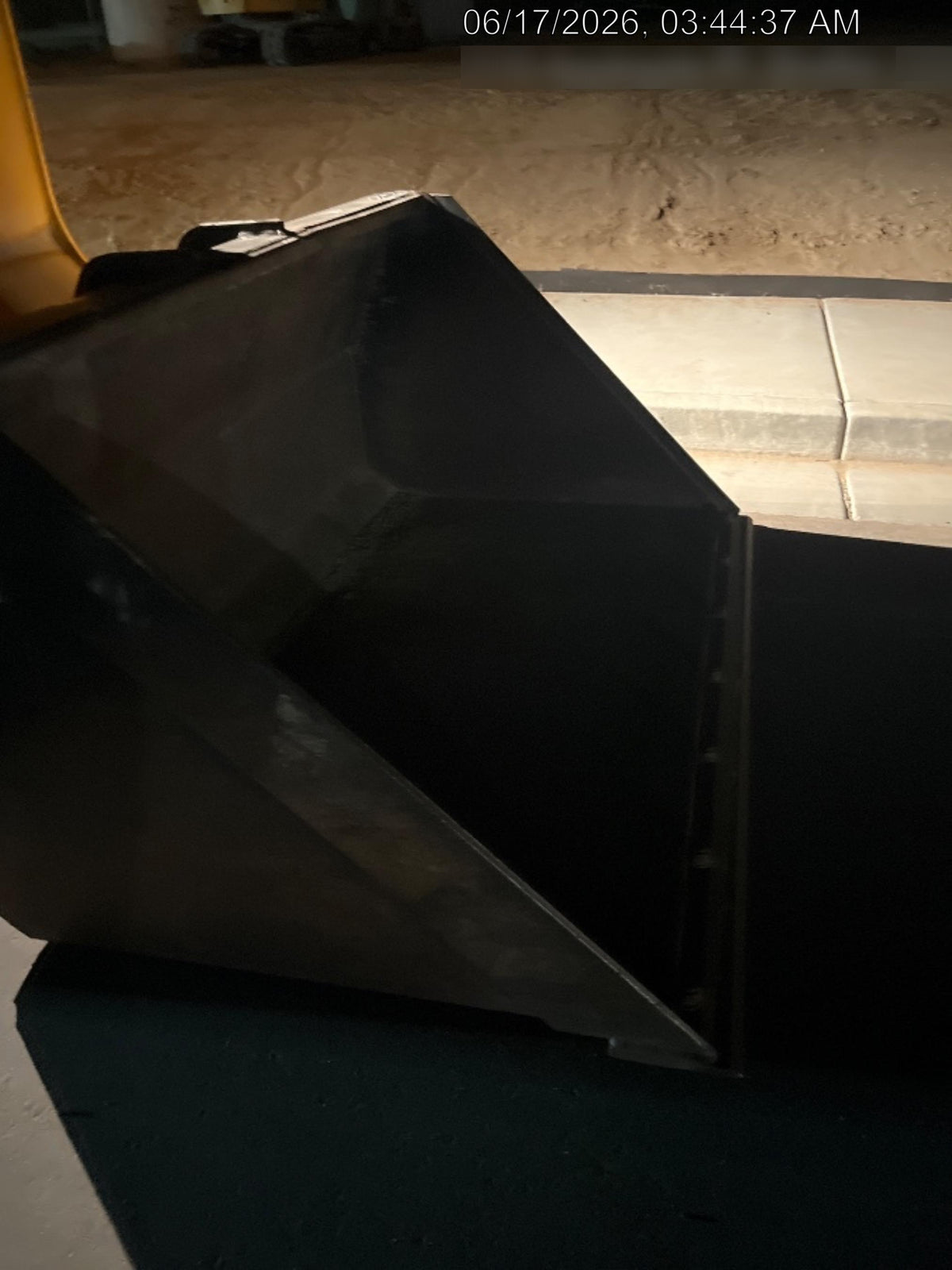 2025 JLG 1001100823