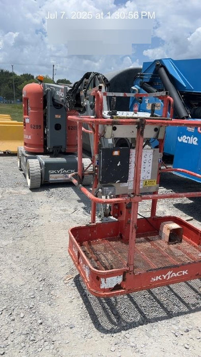 2017 SKYJACK SJ30 AJE