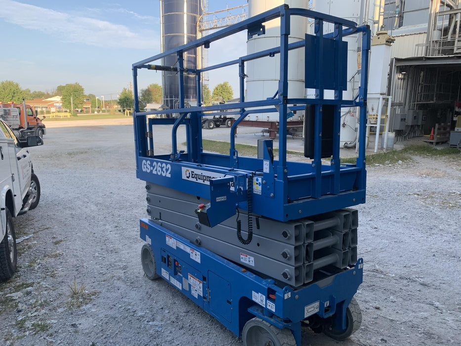 2020 Genie GS-2632 Standard, Folding half height swing gate