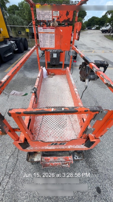 2023 JLG ES1932