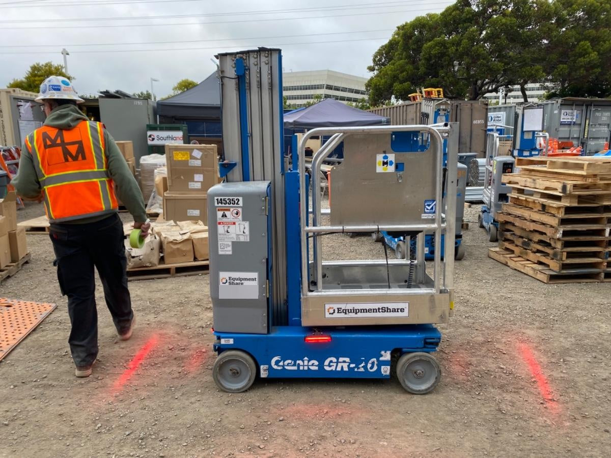 2021 GENIE GR-20