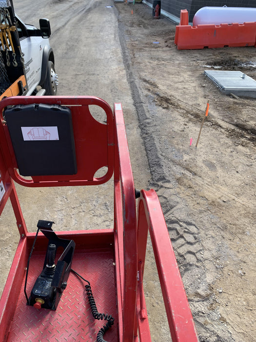 2020 MEC 1330SE Solid NM Tires, Steel Swing out Doors, LCS, Beacon, 900W Invertor