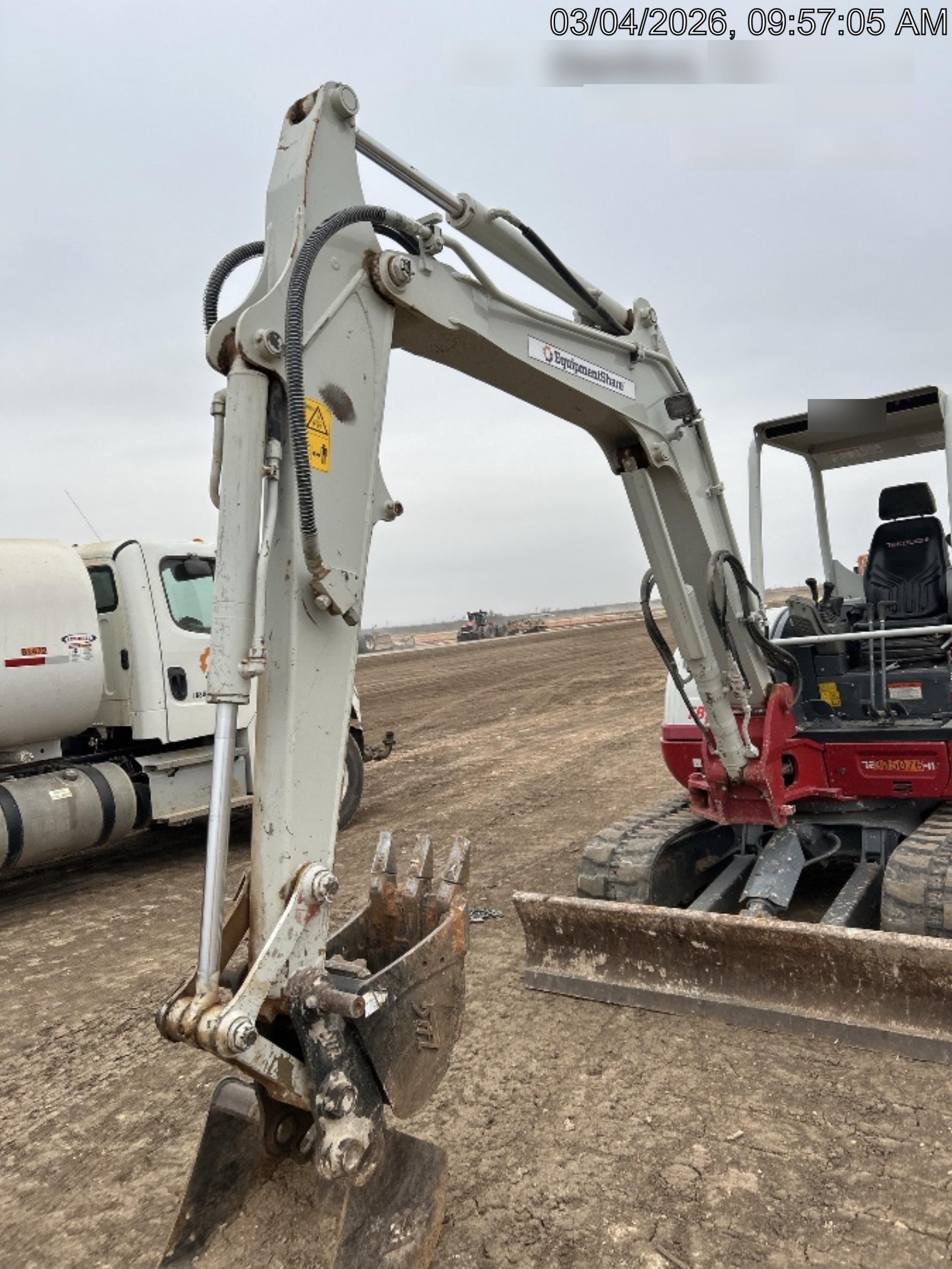 2020 STRICKLAND 18" Bucket Tooth - Strickland
