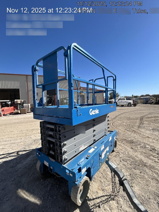2019 Genie GS-4047 Folding rails with half height swing gate
