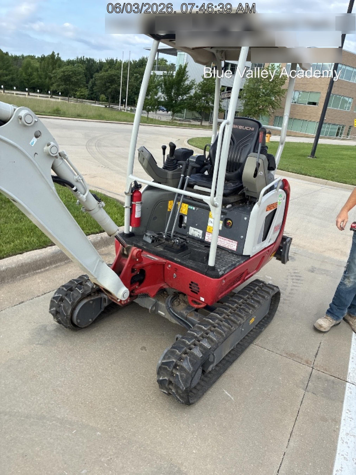 2023 TAKEUCHI TB20e