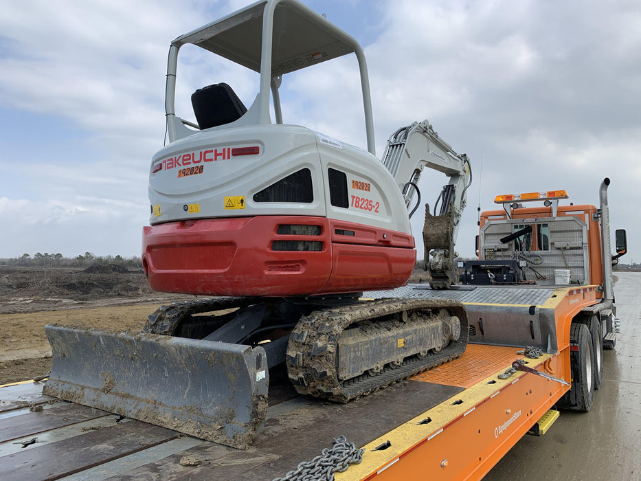 2021 TAKEUCHI TB235-2R