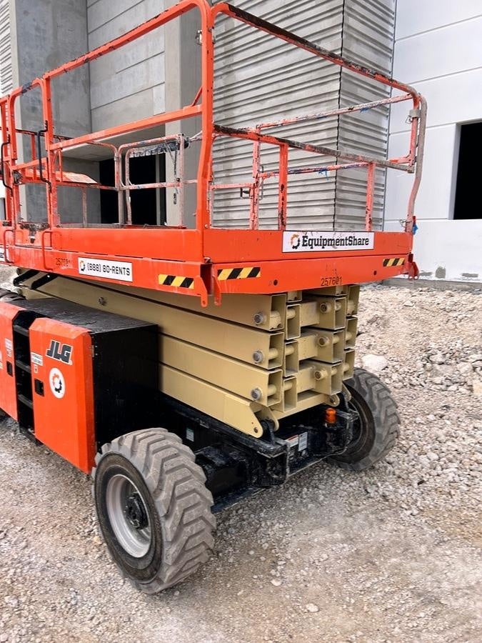 2022 JLG 4394RT
