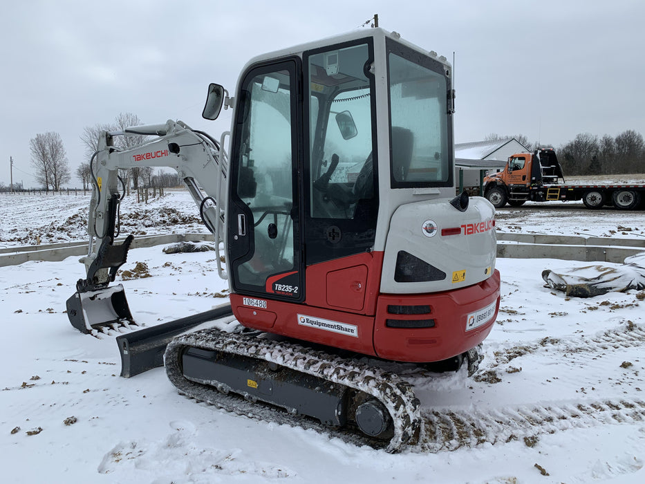 2020 TAKEUCHI TB235-2CR