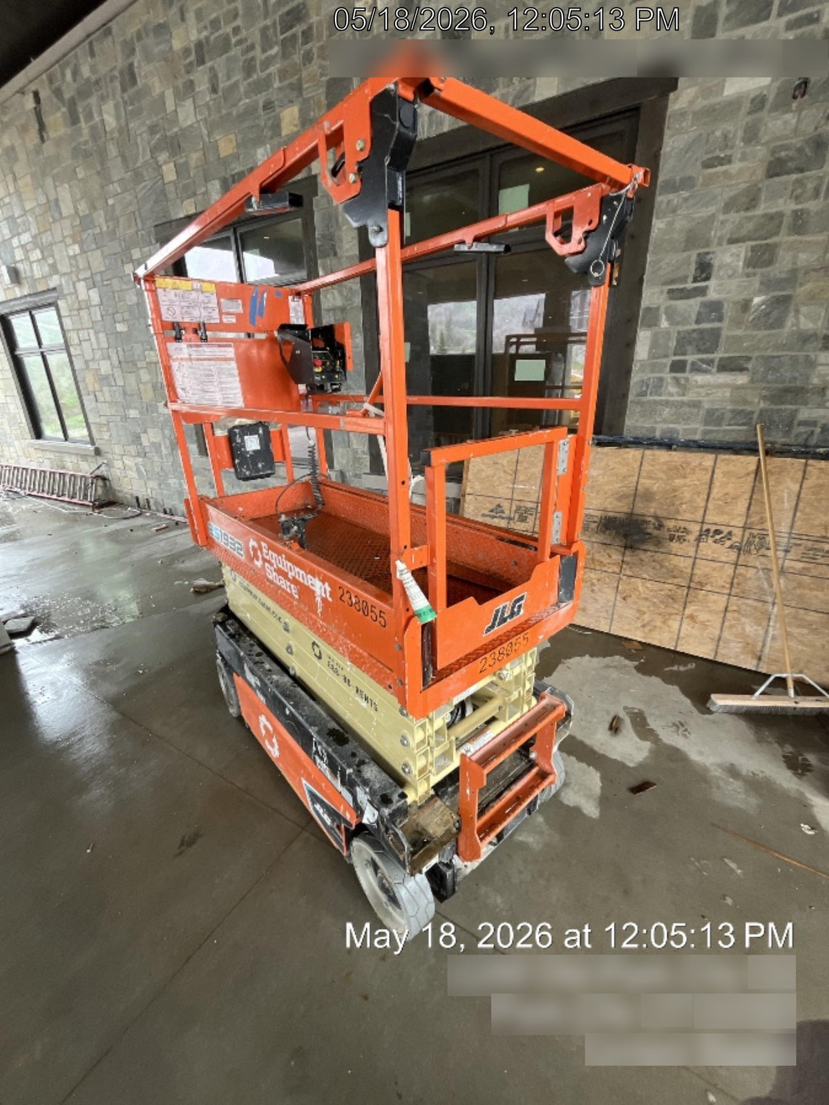 2022 JLG ES1932