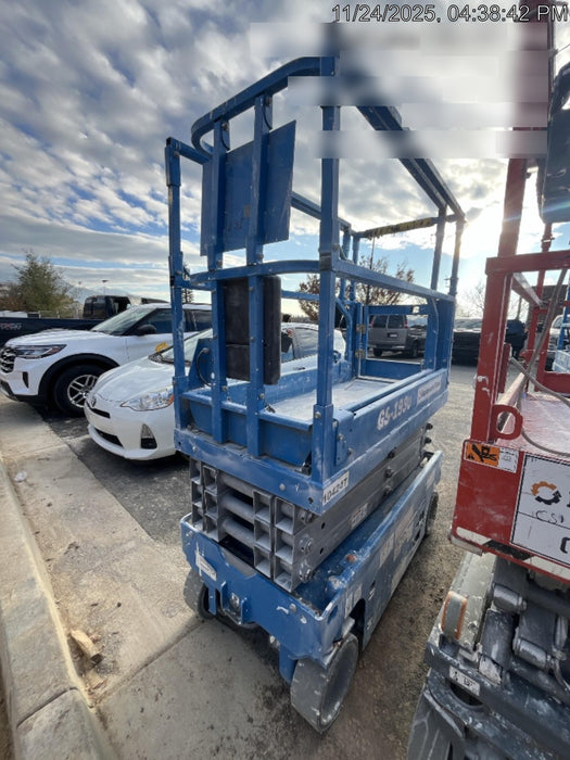 2020 Genie GS-1930 Solid Non Marking Tires, Beacon, Folding rails with half height swing gate, 800W Inverter