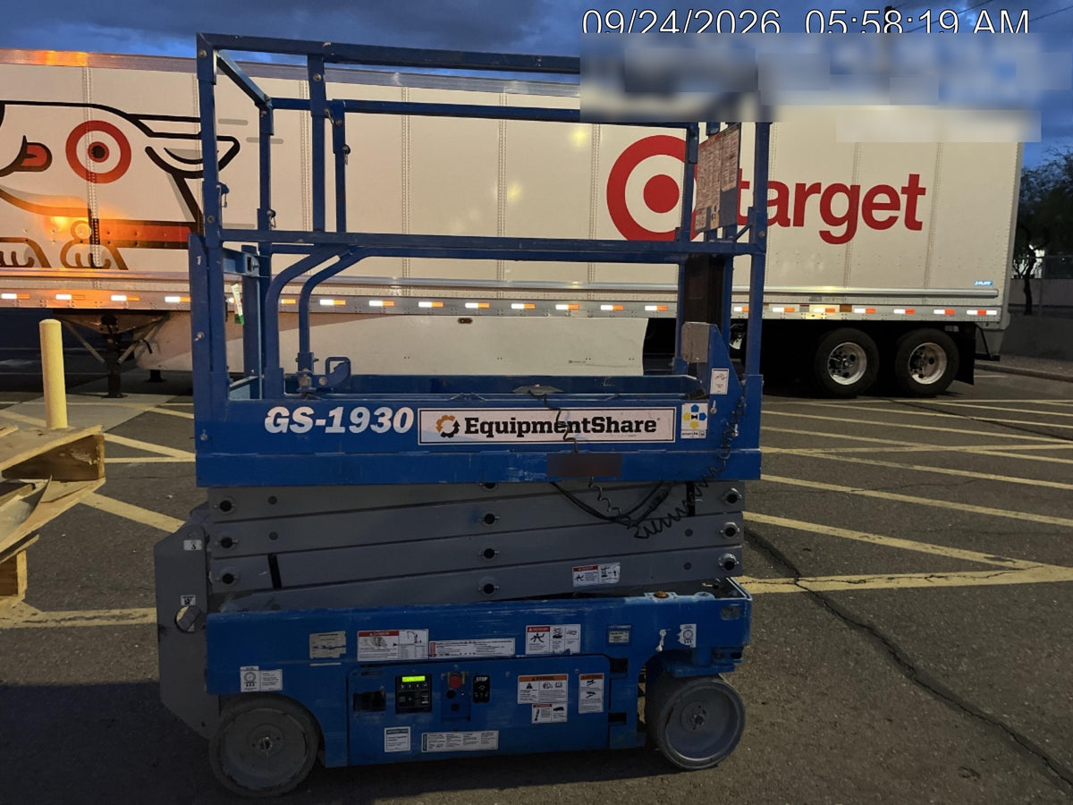 2020 Genie GS-1930 Solid Non Marking Tires, Beacon, Folding rails with half height swing gate, 800W Inverter