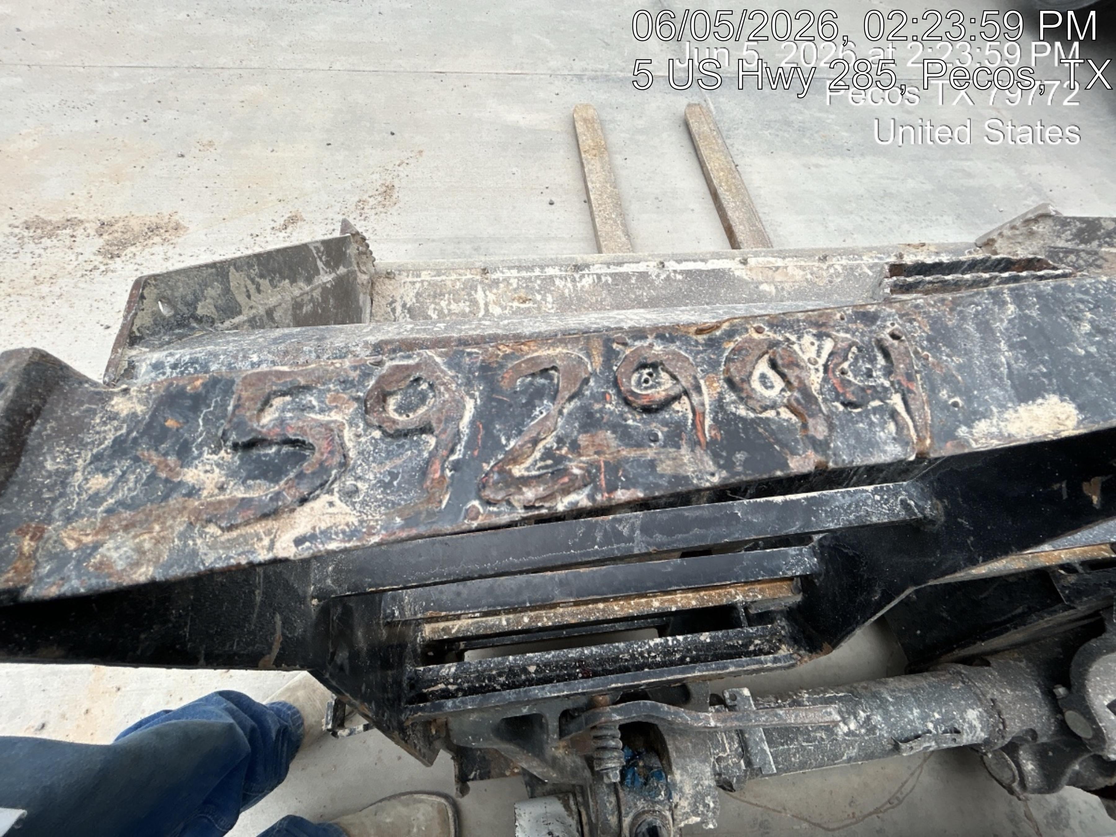 2025 ARROW MATERIAL HANDLING 24" Pallet Fork Frame
