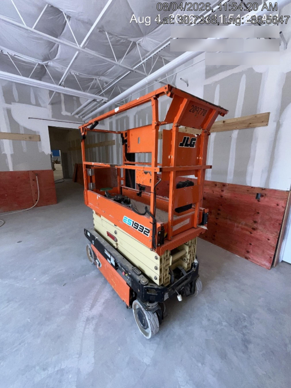 2022 JLG ES1932