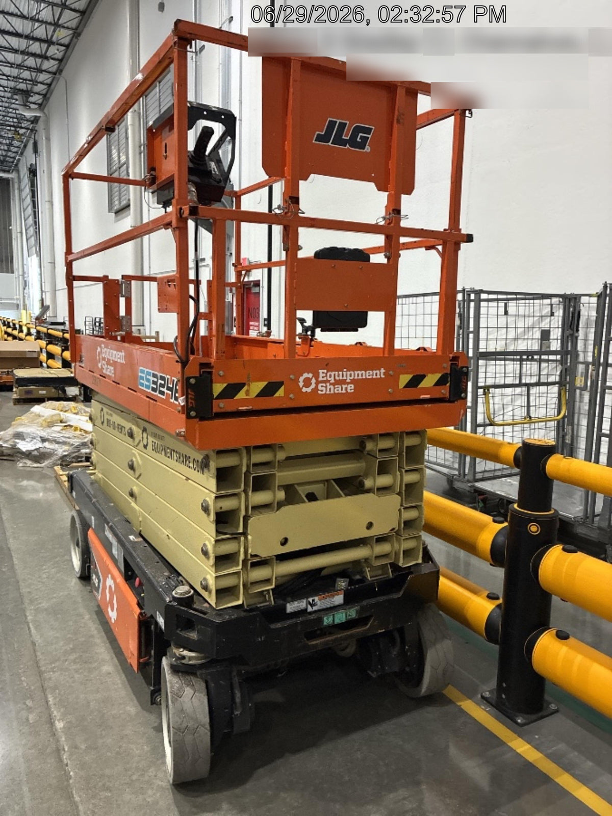 2022 JLG ES3246