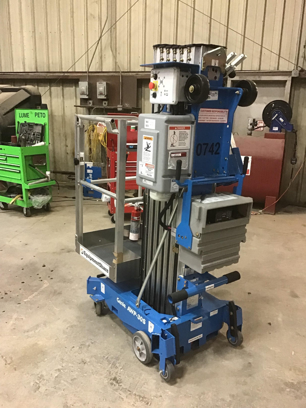2019 GENIE AWP-30S