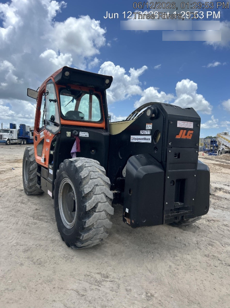 2023 JLG 1732