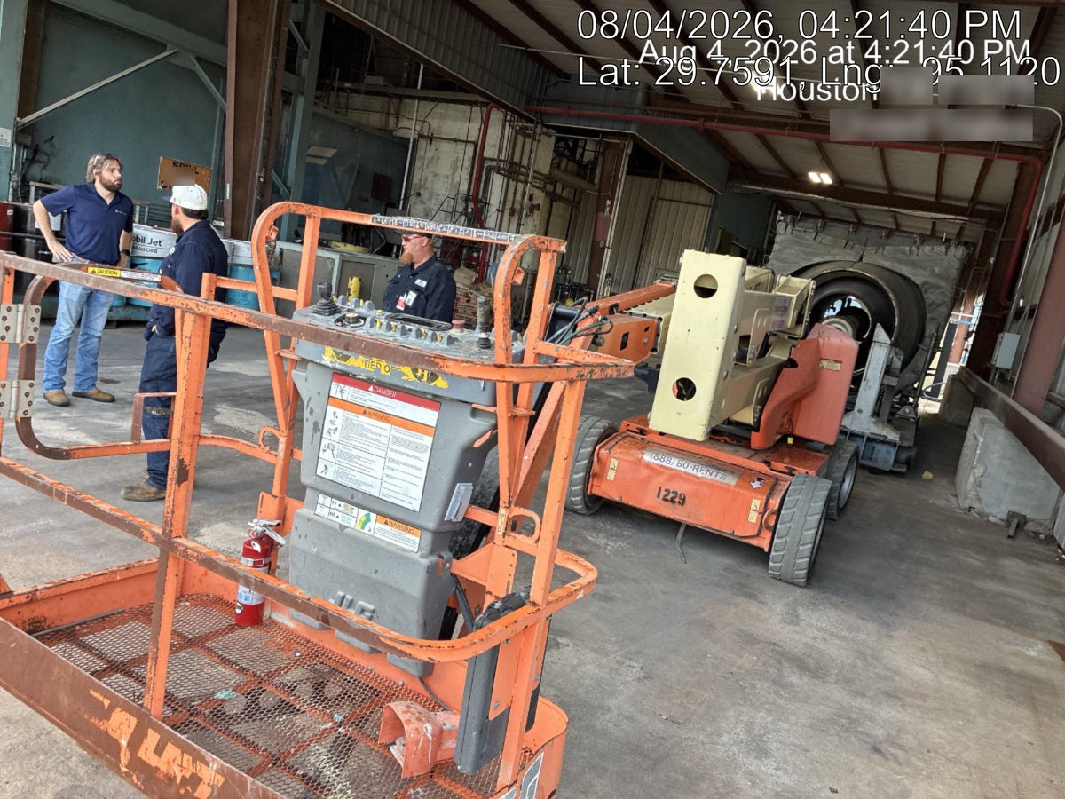 2016 JLG E450AJ
