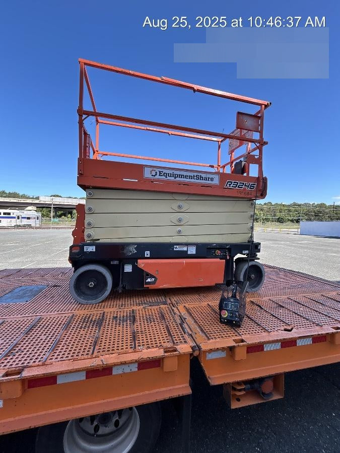 2021 JLG R3246