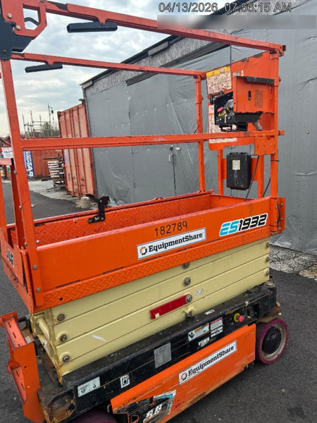 2021 JLG ES1932