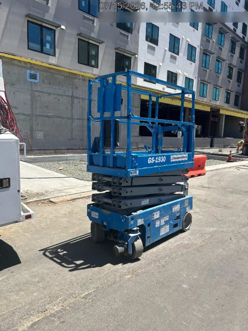 2020 Genie GS-1930 Solid Non Marking Tires, Beacon, Folding rails with half height swing gate, 800W Inverter