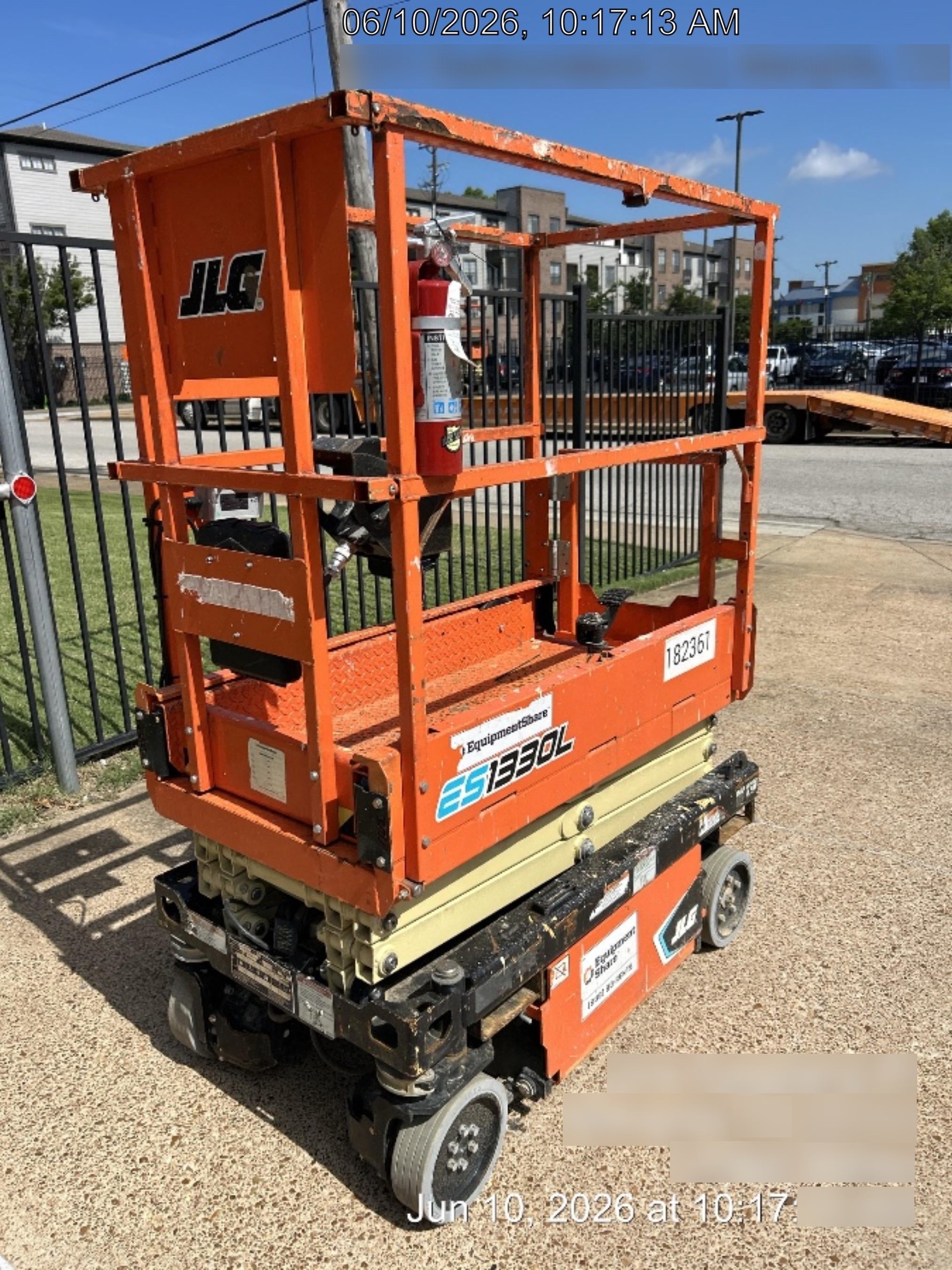 2021 JLG ES1330L