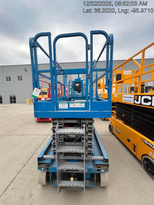 2019 Genie GS-4047 Folding rails with half height swing gate