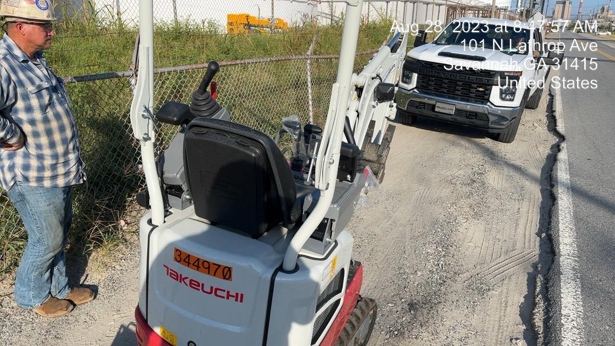 2023 TAKEUCHI TB210R