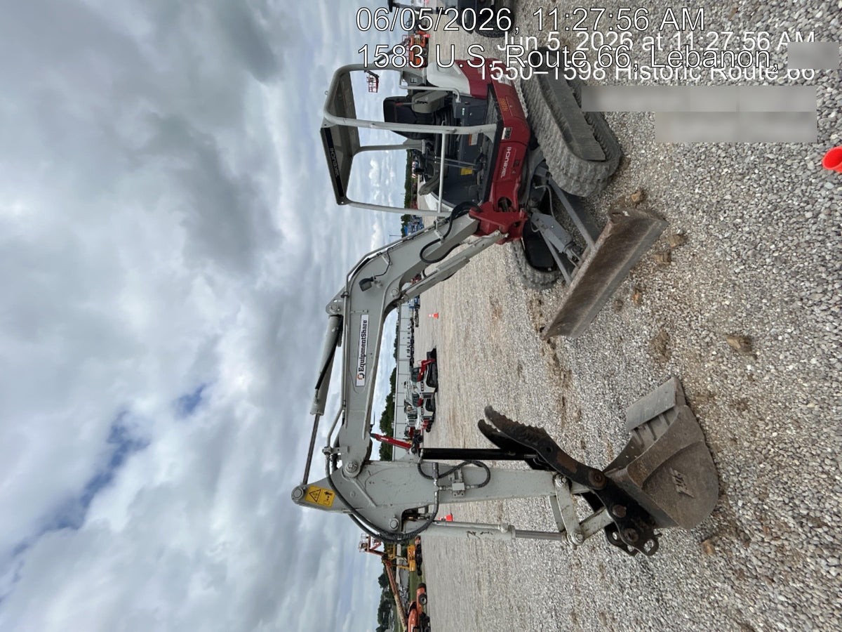 2022 TAKEUCHI TB235-2R