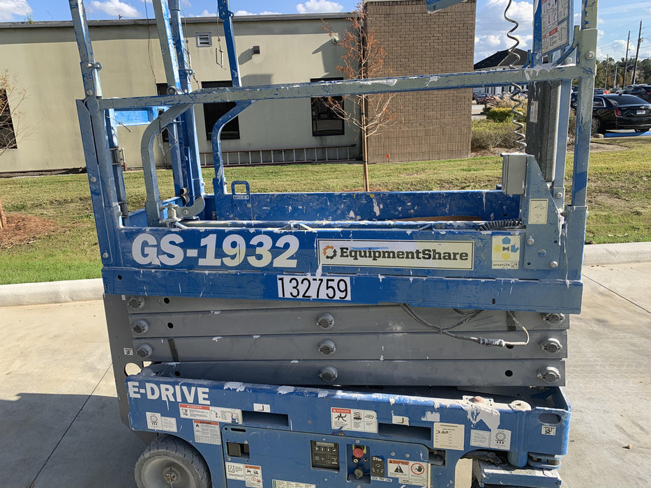 2019 Genie GS-1930 Fixed Rails with Chain Entry