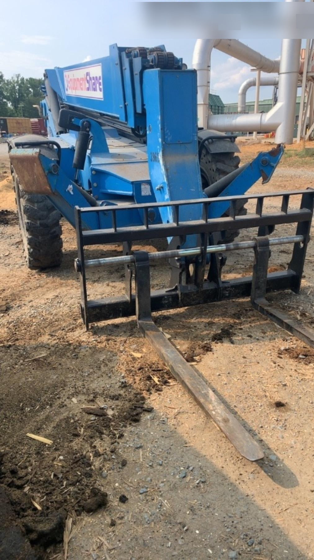 2017 GENIE GTH-1056