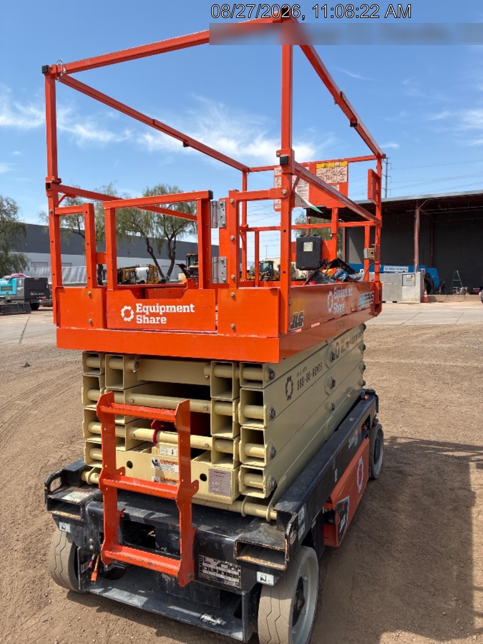 2022 JLG ES3246