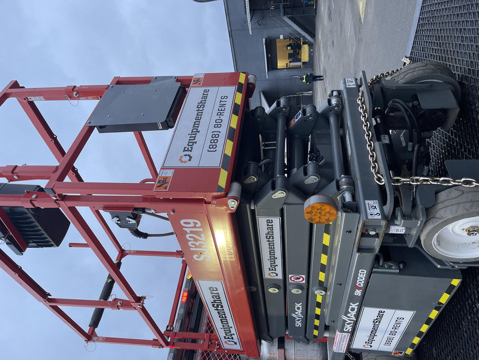 2020 Skyjack SJIII-3219 Solid NM Tires, Half height spring hinged entry gate, Dual Beacons, 800W Inverter