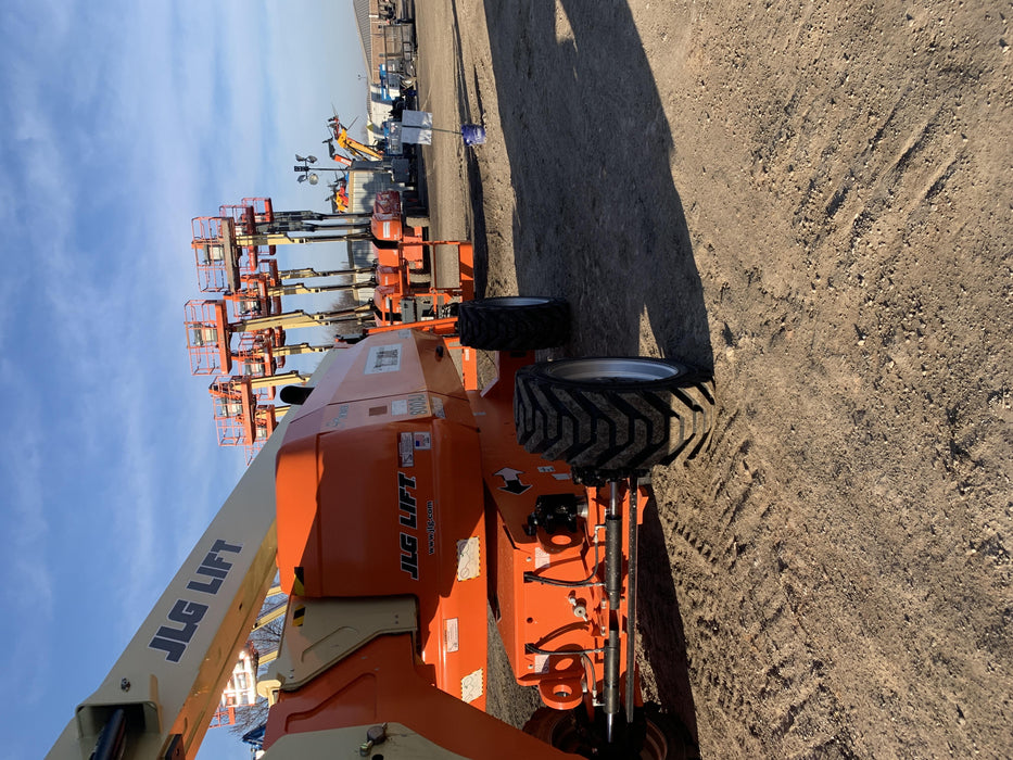 2019 JLG 800AJ